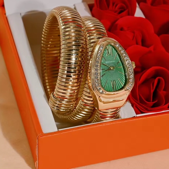 Serpenti Elegant Gold Wrap Women's Watch - Picture 7 of 16